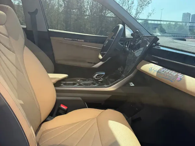 Geely Boyue L — Фото автомобиля 4