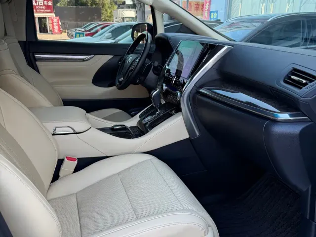 Toyota Vellfire — Фото автомобиля 5