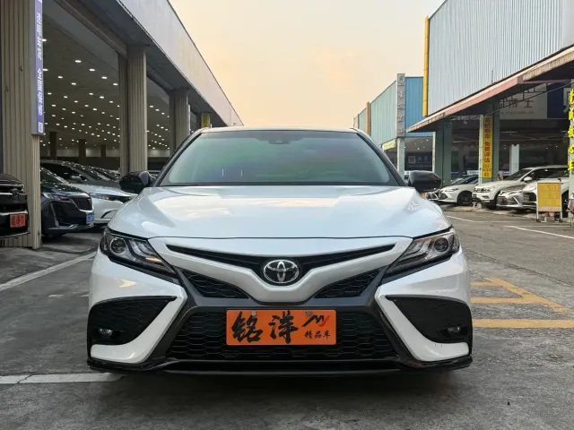Toyota Camry — Фото автомобиля 2