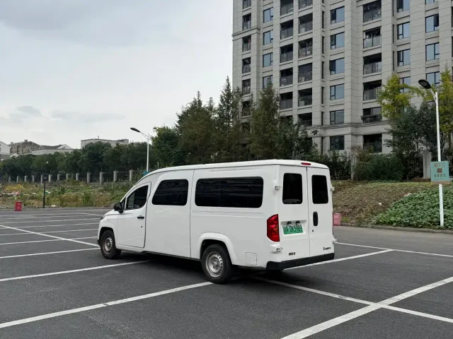 Yufeng Auto Golden Warehouse — Фото автомобиля 7
