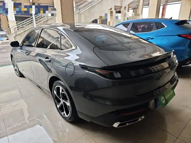 Changan Eado — Фото автомобиля 4