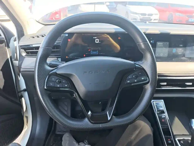 Roewe i5 — Фото автомобиля 10