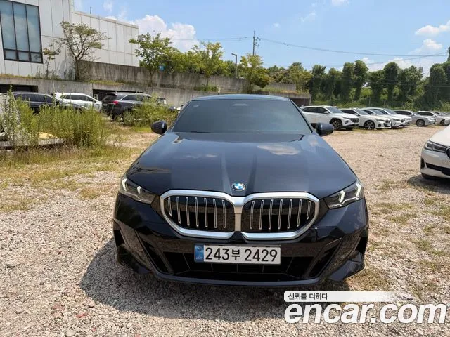 BMW 5 Series G60 — Фото автомобиля 3