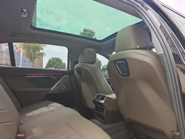 BMW 5 Series — Фото автомобиля 12