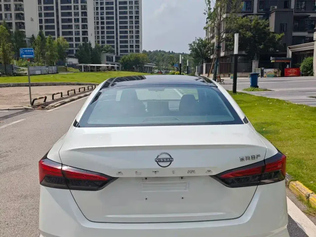Nissan Teana — Фото автомобиля 8