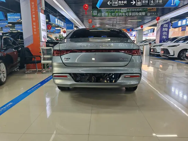 BYD Qin PLUS — Фото автомобиля 10