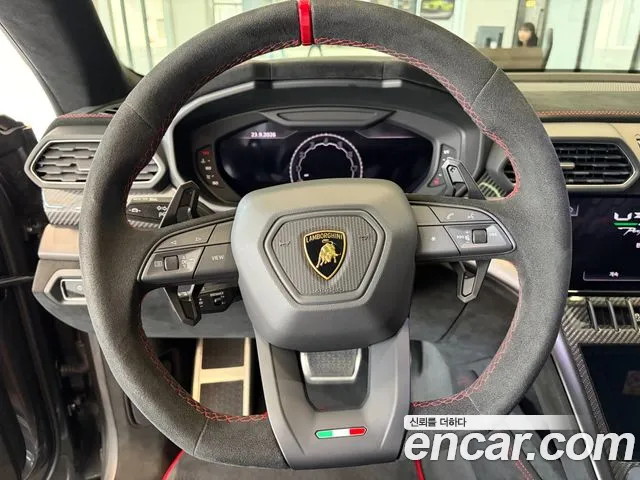Lamborghini Urus — Фото автомобиля 11