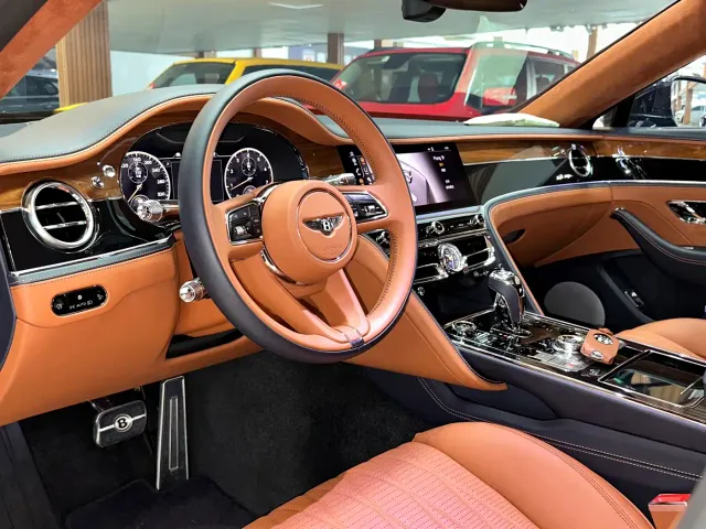 Bentley Flying Spur — Фото автомобиля 7