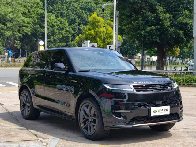 Land Rover Range Rover Sport — Фото автомобиля 3