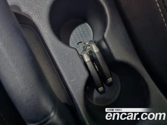 Hyundai Venue — Фото автомобиля 16