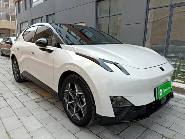 Lynk & Co Z20 — Фото автомобиля 21