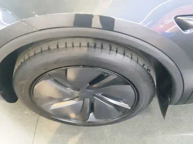 Tesla Model Y — Фото автомобиля 22