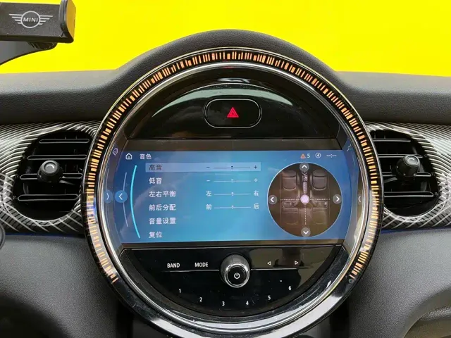MINI Hatch — Фото автомобиля 18