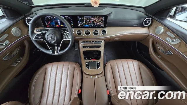 Mercedes-Benz E-Class — Фото автомобиля 10