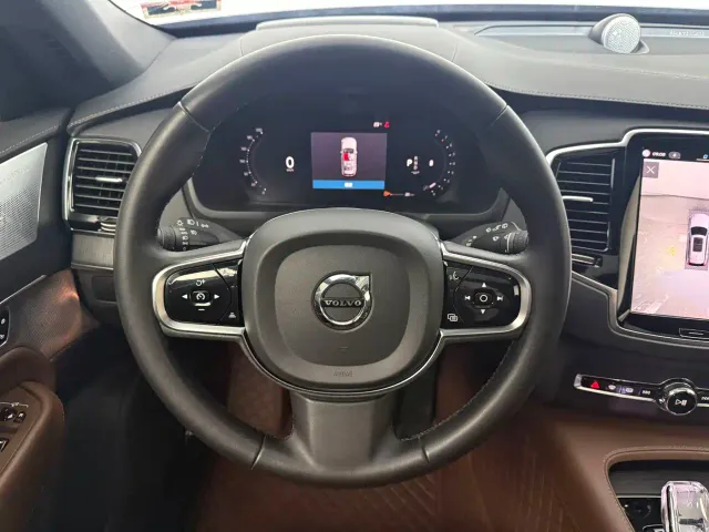 Volvo XC90 — Фото автомобиля 8