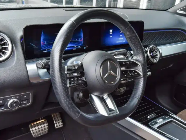 Mercedes-Benz GLB AMG — Фото автомобиля 16