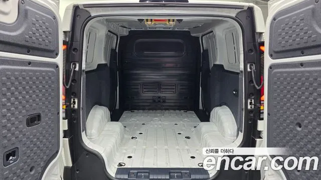 Kia PV5 — Фото автомобиля 26