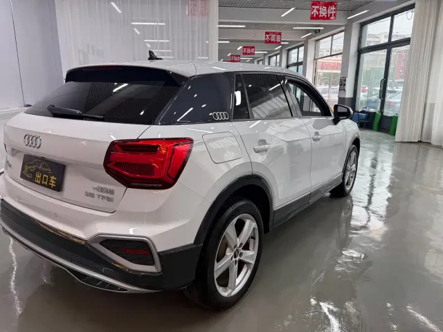 Audi Q2L — Фото автомобиля 4