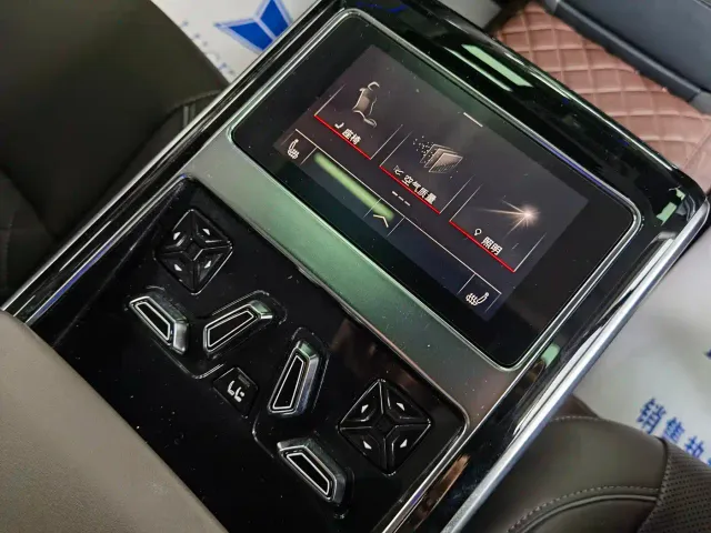 Audi A8 — Фото автомобиля 16