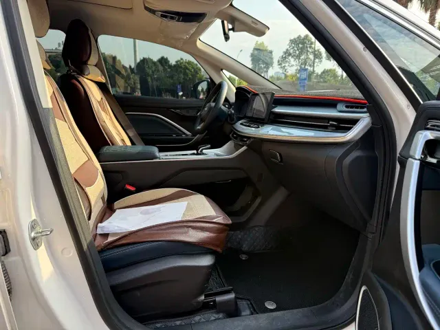 Geely Jiaji — Фото автомобиля 6