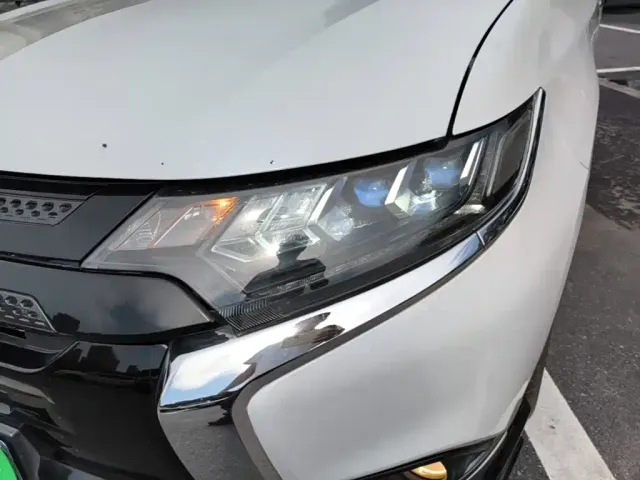 Mitsubishi Outlander — Фото автомобиля 23