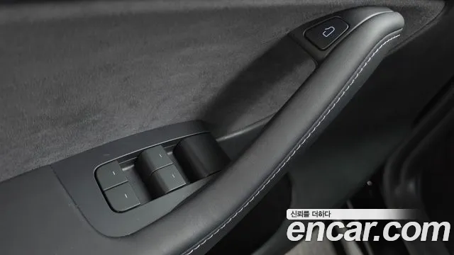 Tesla Model Y — Фото автомобиля 25