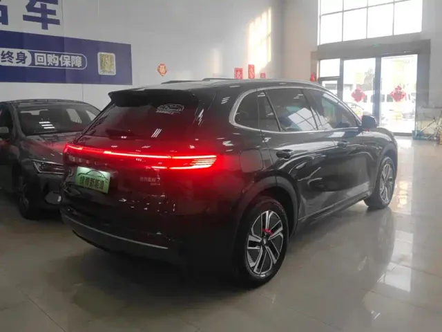 Geely Galaxy Starship 7 EM-i — Фото автомобиля 3