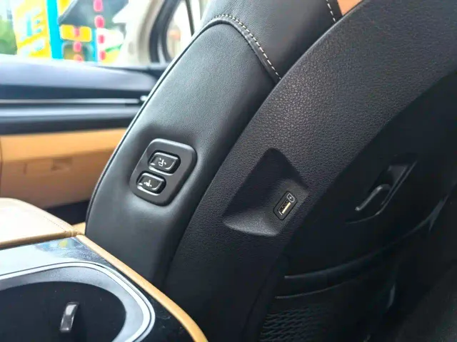 Kia Carnival — Фото автомобиля 15