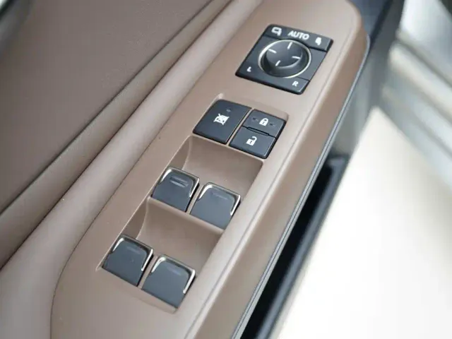Lexus ES — Фото автомобиля 10
