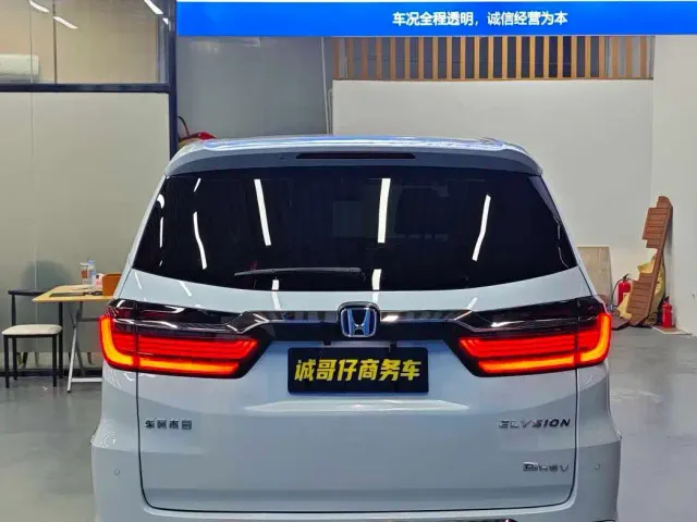 Honda Elysion — Фото автомобиля 16