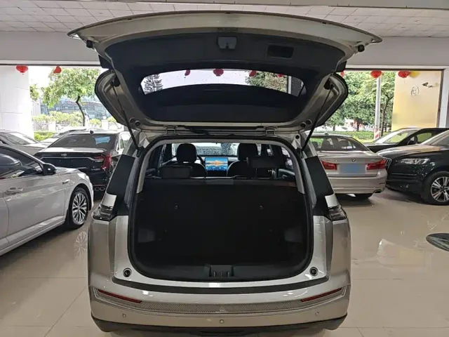 GAC Aion Y — Фото автомобиля 18