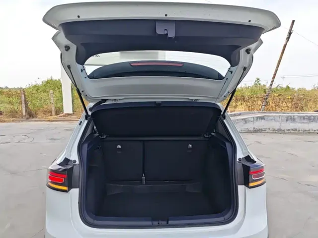 Volkswagen Tharu — Фото автомобиля 18