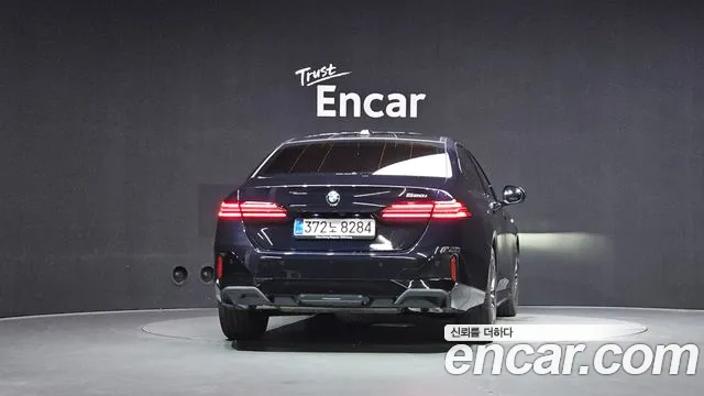 BMW 5-Series — Фото автомобиля 4