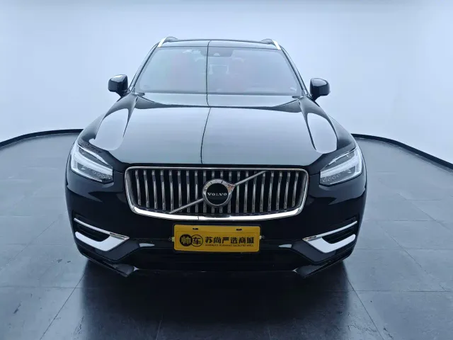 Volvo XC90 — Фото автомобиля 2