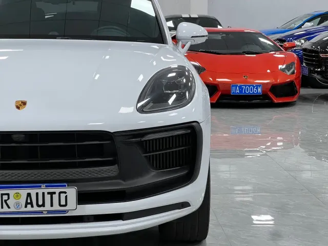 Porsche Macan — Фото автомобиля 16