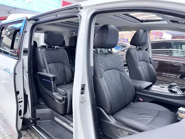 GAC Trumpchi M8 — Фото автомобиля 17