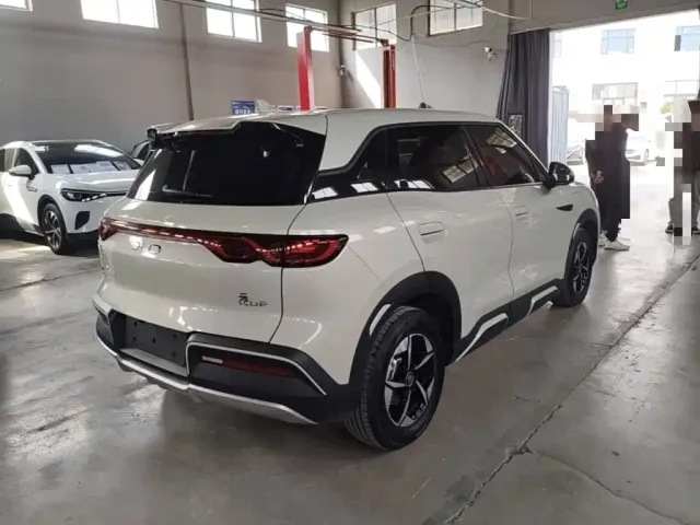 BYD Yuan UP — Фото автомобиля 6