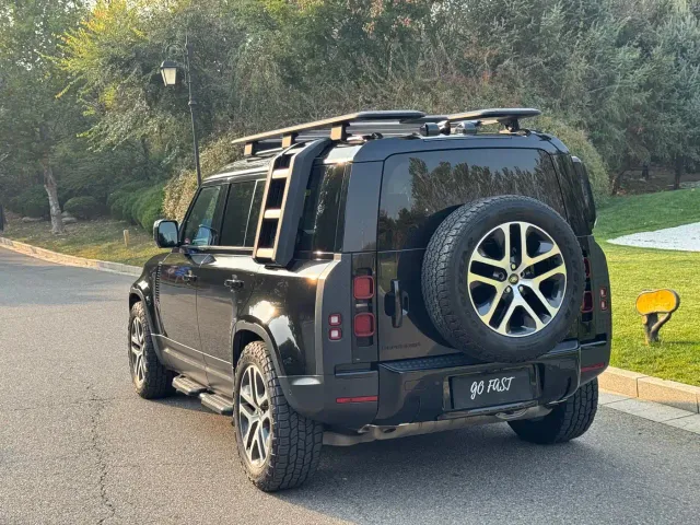 Land Rover Defender — Фото автомобиля 5