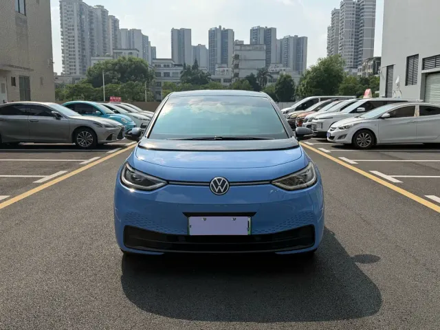 Volkswagen ID.3 — Фото автомобиля 2