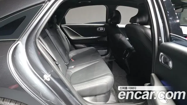 Hyundai Ioniq 6 — Фото автомобиля 12