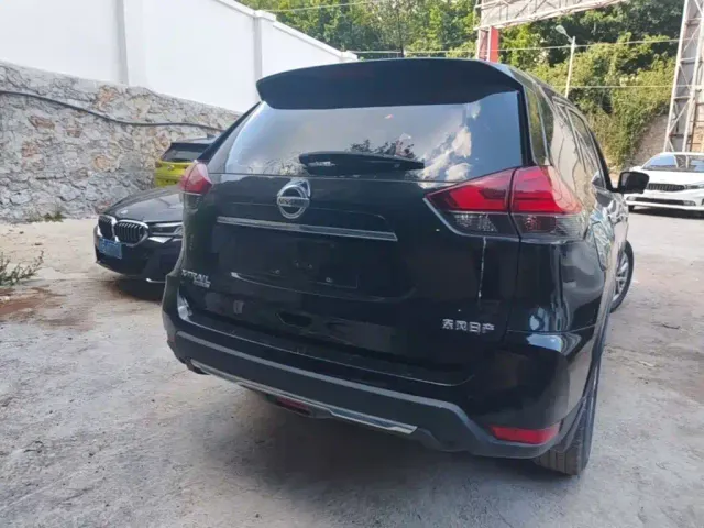 Nissan X-Trail — Фото автомобиля 5
