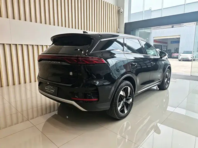 BYD Tang — Фото автомобиля 6
