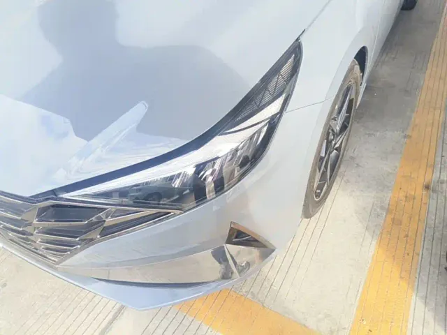 Hyundai Elantra — Фото автомобиля 23