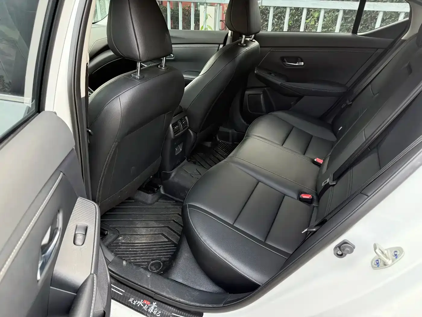Nissan Sylphy 2026 1.6L CVT Luxury Tech Edition — Фото автомобиля 8