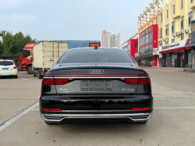 Audi A8 — Фото автомобиля 14