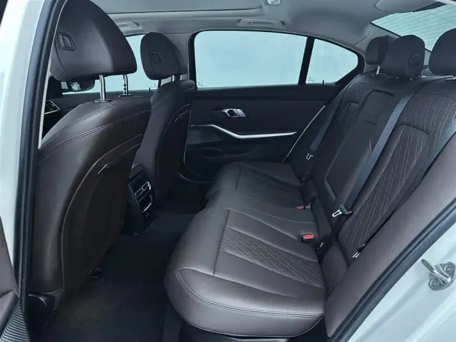 BMW 3 Series — Фото автомобиля 18