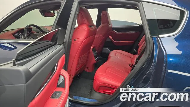 Maserati Levante — Фото автомобиля 17