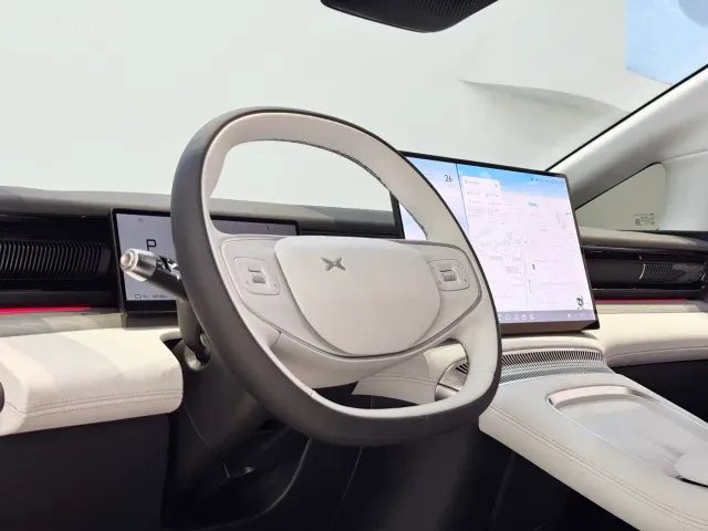 Xpeng X9 — Фото автомобиля 18