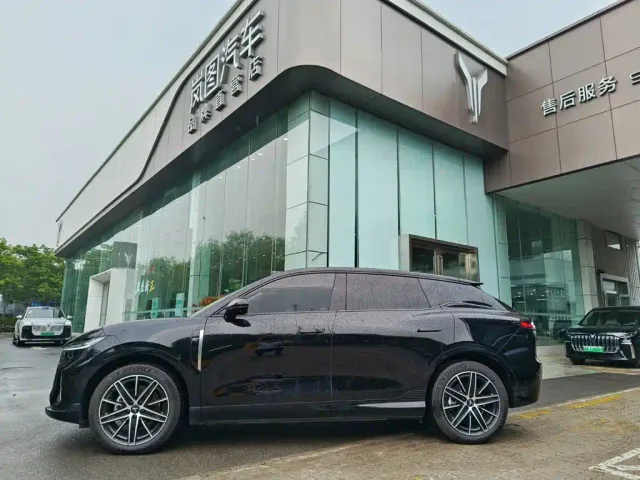 Voyah Zhiyin — Фото автомобиля 3