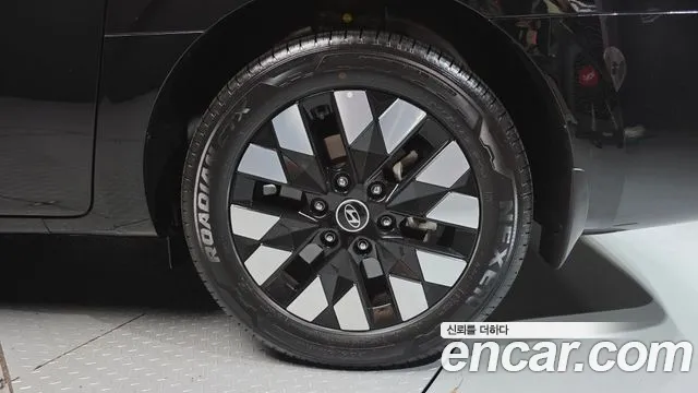 Hyundai Staria Staria L3.5 Lounge 9 мест — Фото автомобиля 17